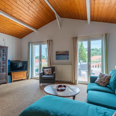 - Maison Trois Chambres - Ideal Pour Des En Famille Ou Entre Amis - Fr-1-319-130