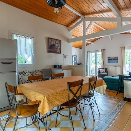 - Maison Trois Chambres - Ideal Pour Des En Famille Ou Entre Amis - Fr-1-319-130